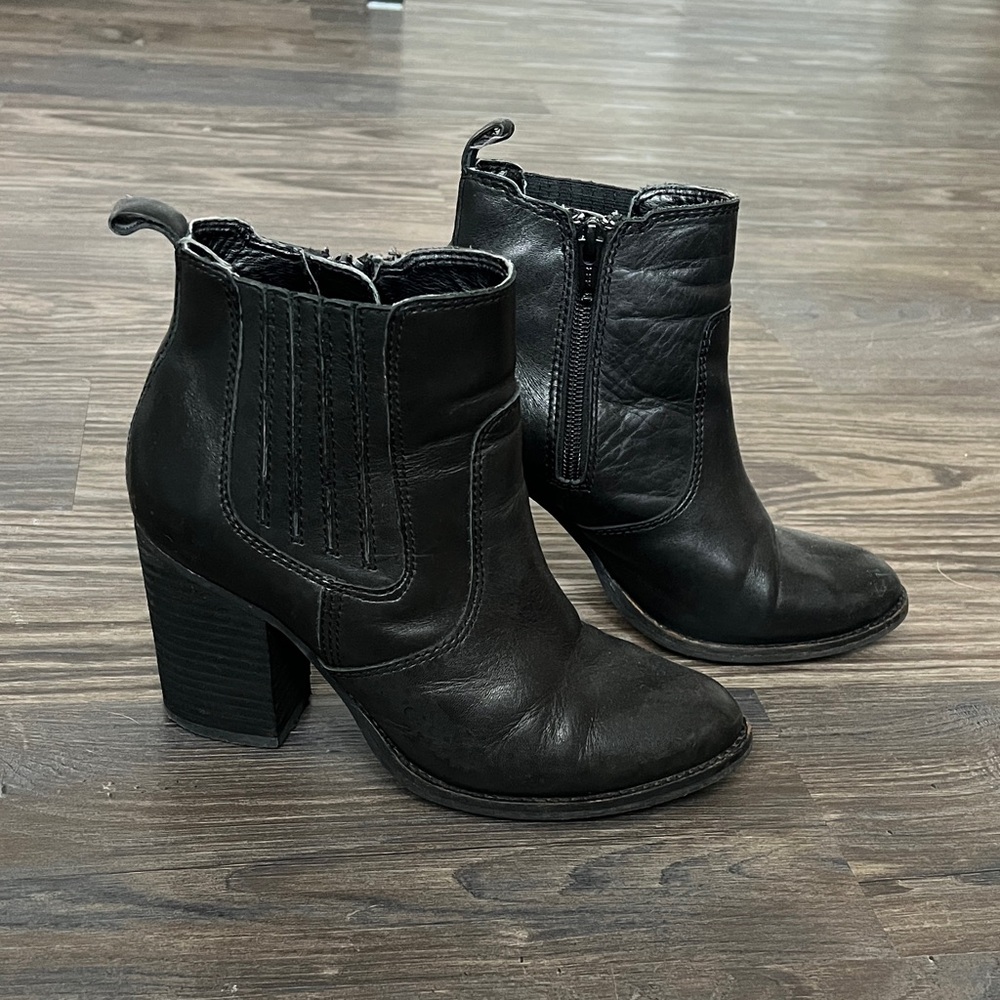 Steve Madden Black Faux Leather Ankle Booties